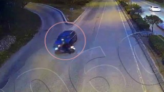 Dikkatsizlikleri canlarından ediyordu, kazalar kamerada