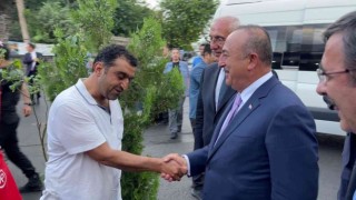 Dışişleri Bakanı Çavuşoğlu, Diyarbakır esnafıyla bir araya geldi