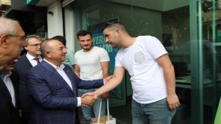 Dışişleri Bakanı Mevlüt Çavuşoğlu, Bingölde esnafla bir araya geldi