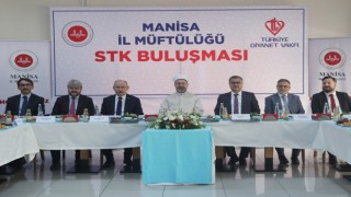 Diyanet İşleri Başkanı Erbaş, Manisada STK temsilcileri ile bir araya geldi