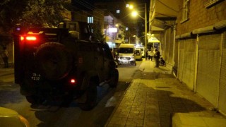 Diyarbakırda sokak ortasında silahlı saldırı: 2 yaralı