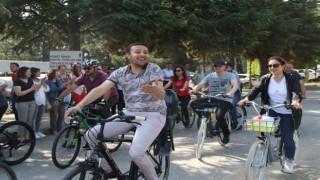Dünya Bisiklet Gününü 5 kilometre pedal çevirerek kutladılar