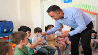 Dünya süt gününde miniklere süt dağıtıldı