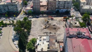 Dünyanın en saçma binası tarih oldu, geriye moloz yığınları kaldı