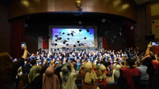 Düzce Üniversitesinde mezuniyet gururu yaşandı
