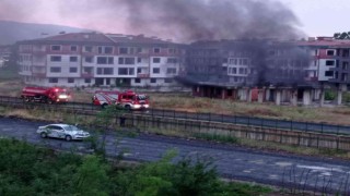 Düzcede inşaat halindeki binaya yıldırım düştü
