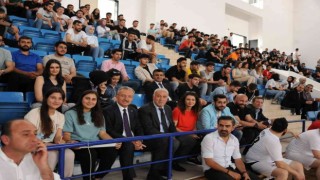 EBYU mezunları ve akademisyenleri futbol gösteri maçında bir araya geldi