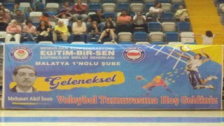 Eğitimciler topa şampiyonluk için vurdu