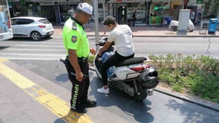 Ehliyetsiz ve kasksız olarak polise yakalandı, 9 aydır aynı işte ehliyetsiz çalışıyorum cezalar arka arkaya geldi dedi