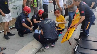 Elazığda otomobil yayaların arasına daldı: 3 yaralı