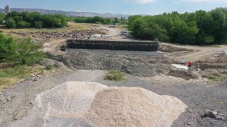 Elazığda Şorşor Deresi üzerine yeni köprü inşa ediyor