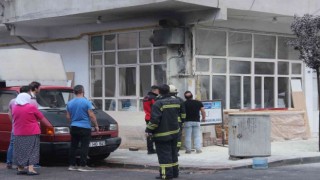 Elektrik kontağında çıkan yangın, itfaiye ekipleri tarafından söndürüldü