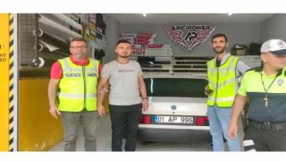 Emniyet ek binası önünde drift atan sürücüye ağır ceza