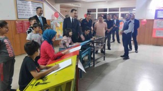 Ermenek Fikret Ünlü Yatılı Bölge Ortaokulunda yılsonu resim sergisi