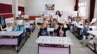 Erzincanda 41 bin 517 öğrenci karne heyecanı yaşadı