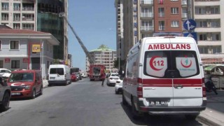 Esenyurtta lüks bina alev alev yandı