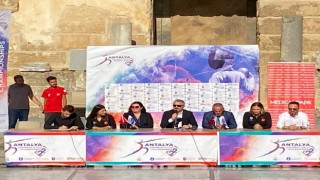 Eskrim Avrupa Büyükler Şampiyonasının basın toplantısı tarihi Aspendos Antik Tiyatrosunda yapıldı