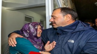 Evini su basan gözü yaşlı kadın sözleriyle gönülleri fethetti