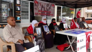 Evlat nöbeti tutan baba: HDPye diyoruz ki çocuklarımızı nasıl götürüp PKKya vermişsen yine o şekilde git, bize getir