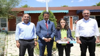 Eyyübiye başarılı öğrencileri ödüllendirdi