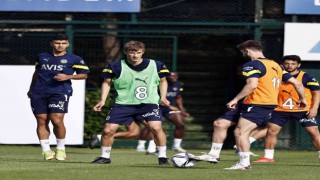 Fenerbahçe, günü çift antrenmanla tamamladı