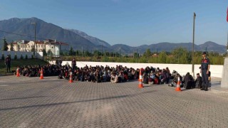 Fethiyede 240 düzensiz göçmen yakalandı