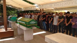 Galata Kulesi Meydanında kendini yakan genç toprağa verildi