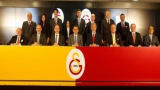 Galatasarayda Dursun Özbek ve yönetimi mazbatalarını aldı