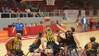 Galatasarayı yenen Fenerbahçe adını finale yazdırdı