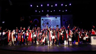 GAÜN Güzel Sanatlar Fakültesinde mezuniyet coşkusu