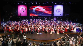 GAÜN İlahiyat Fakültesinde mezuniyet sevinci