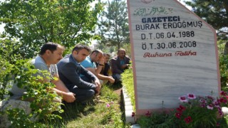 Gazeteci Erdoğdu vefatının 14. Yıl dönümünde mezarı başında anıldı