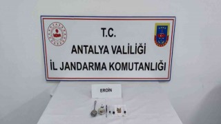 Gazipaşada uyuşturucudan aranan şahıs yakalandı
