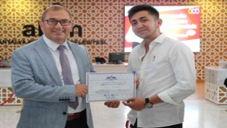 Genç Antalya gönüllüleri sertifikalarını aldı