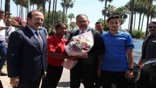 Gençlik ve Spor Bakanı Kasapoğlu Mersinde
