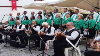 Gölcük Belediyesi Türk Halk Müziği Korosundan konser