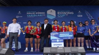 Golden Horn Rowing Cup, Haliçe renk kattı