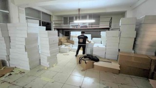 Gümrük muhafaza ekiplerinden İzmirde kaçak sigara üreticilerine büyük darbe