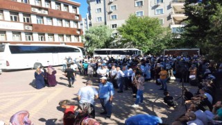 Hacı adayları dualarla uğurlandı