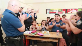 Hakkari polisi sevmeye ve sevindirmeye devam ediyor