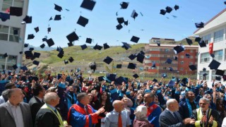 Hakkari Üniversitesinde mezuniyet heyecanı