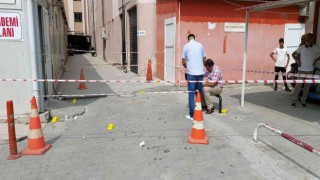 Hastane bahçesinde silahlı kavga: 2 yaralı