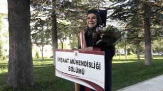 Hayali olan inşaat mühendisliğini 58 yaşında kazandı, 63 yaşında kep attı
