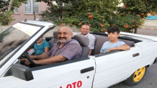 Hayalini kurduğu üstü açık otomobili kendi yaptı