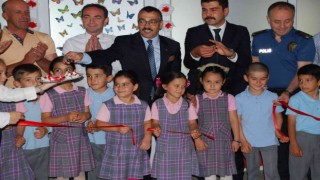 Hayırseverlerden İsaören okuluna kütüphane