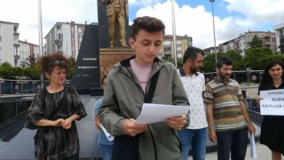 Hayvan severler sokak hayvanları için basın açıklaması yaptı