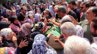Helikopter kazasında hayatını kaybeden Serhat Kenarın ailesi gözyaşlarına boğuldu