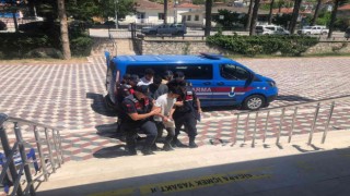 Hırsızlığa karışan 3 kişiden 2si tutuklandı