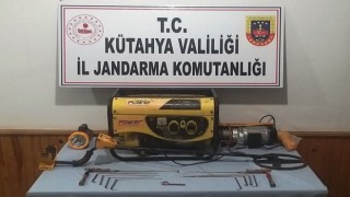 Hisarcıkta jandarmadan izinsiz kazı operasyonu, 2 şüpheli tutuklandı