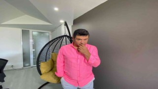 Hülya Avşar hayranlığı şarkı okuttu